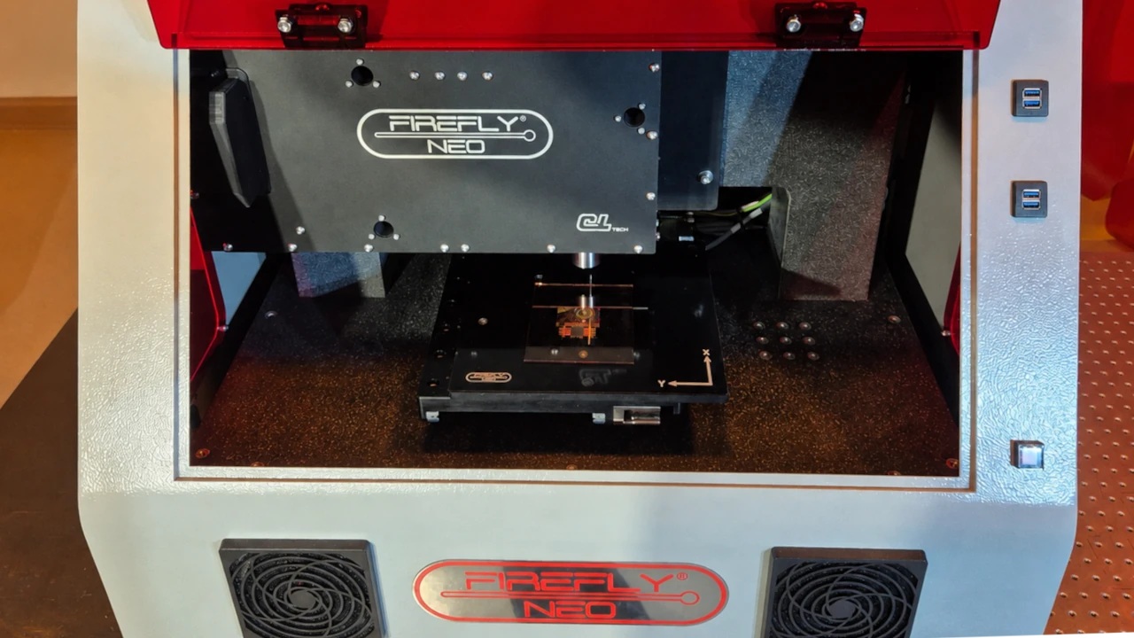 Firefly Neo optical microlithography system — photograph 3